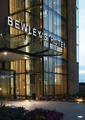 Bewleys Hotel Dublin Airport Main Entrance